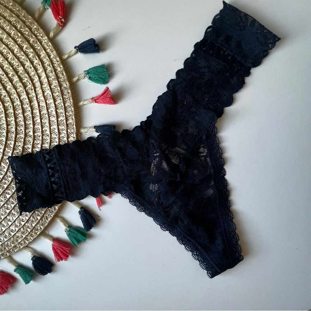 Victoria's Secret The Lacie Lace-Up Thong Panty Noir Navy Medium NEW